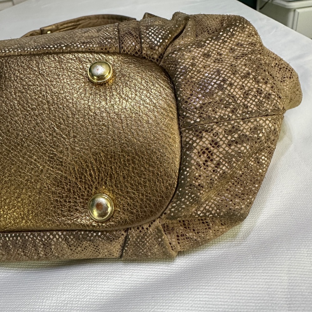 B. Makowsky Gold Leather Shoulder Bag Slouchy Hobo Y2K Indie Sleaze Mob Wife - Picture 14 of 16